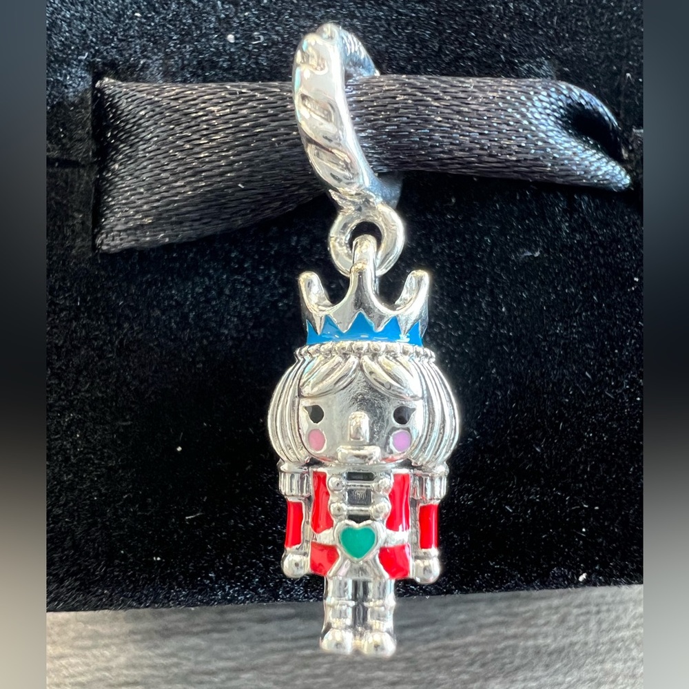 BNIB Authentic Pandora Sterling Silver 2022 Festive Nutcracker Dangle Ch…